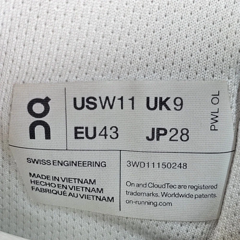 On Running The Roger Clubhouse Mid White Ivory‎ Womens 11 Sneakers 3WD11150248